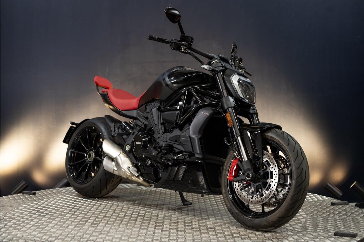 Ducati X DIAVEL NERA