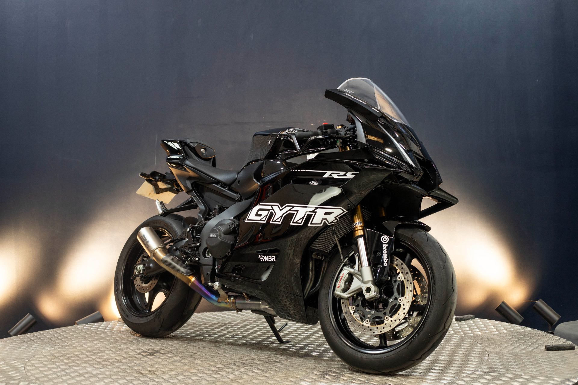 Yamaha R9